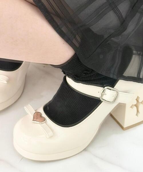 cs T&P(シーエスティーアンドピー)の「厚底十字架くり抜きパンプス(パンプス・レディース・レッド系9/アイボリー系1/ブラック系1/レッド系3・S/M/LL/L)」の21枚目の写真