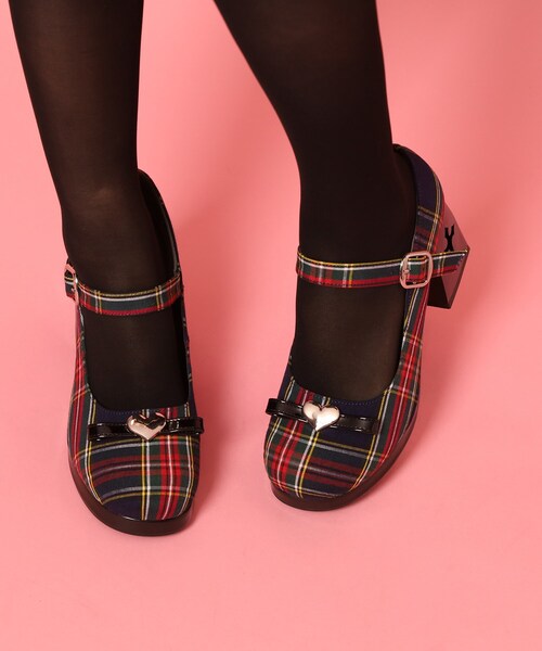cs T&P(シーエスティーアンドピー)の「厚底十字架くり抜きパンプス(パンプス・レディース・レッド系9/アイボリー系1/ブラック系1/レッド系3・S/M/LL/L)」の11枚目の写真