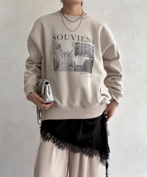 DouDou(ドゥドゥ)の「【WEB限定】バックジップフォト裏ボアトップス(Tシャツ/カットソー・レディース・グレー/ベージュ/ダークグレー・FREE)」の1枚目の写真