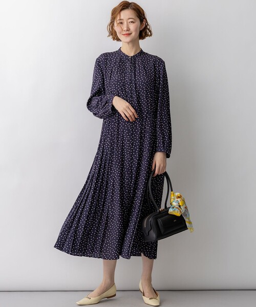 23区(ニジュウサンク)の「ランダムドットプリント ワンピース(ワンピース・レディース・ネイビー系5・36/38/40)」の10枚目の写真