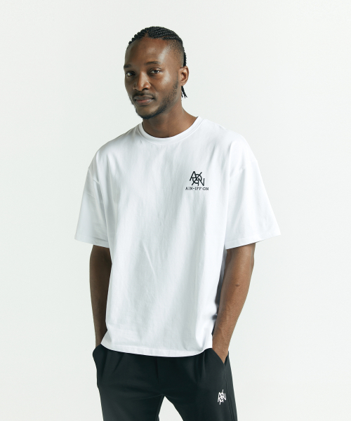 AINIFFON(アインイプオン)の「オーバーサイズ U.S.W ショートスリーブ ホワイト(Tシャツ/カットソー・メンズ・ホワイト・X-LARGE/XX-LARGE/XXX-LARGE)」の1枚目の写真