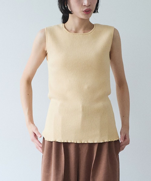 yuni(ユニ )の「●SAKURA pepper/Polyester no sleeves Knit(Tシャツ/カットソー・レディース・グリーン/イエロー/オリーブ/ブラック・FREE)」の4枚目の写真