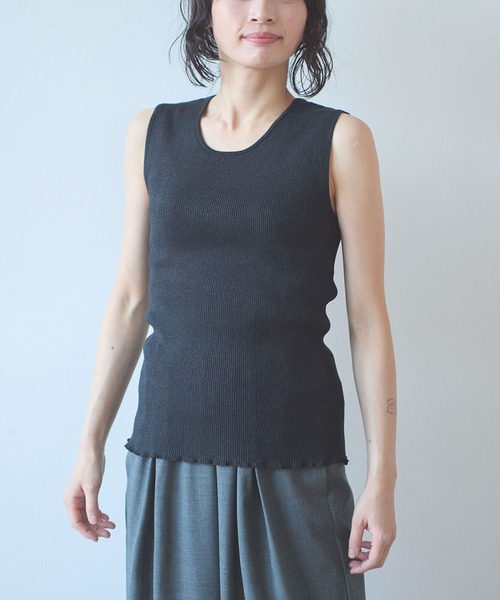 yuni(ユニ )の「●SAKURA pepper/Polyester no sleeves Knit(Tシャツ/カットソー・レディース・グリーン/イエロー/オリーブ/ブラック・FREE)」の1枚目の写真