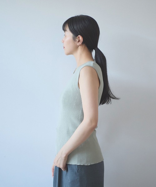 yuni(ユニ )の「●SAKURA pepper/Polyester no sleeves Knit(Tシャツ/カットソー・レディース・グリーン/イエロー/オリーブ/ブラック・FREE)」の21枚目の写真