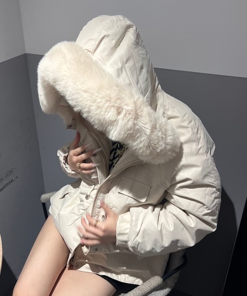 Nu(ニュー)の「【Nu】ファーフードジャケット(ブルゾン・レディース・アイボリー/ブラック・MEDIUM)」の1枚目の写真