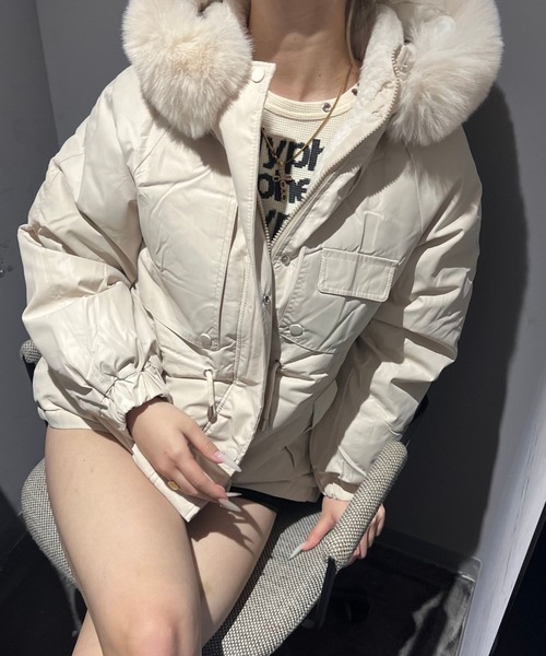 Nu(ニュー)の「【Nu】ファーフードジャケット(ブルゾン・レディース・アイボリー/ブラック・MEDIUM)」の6枚目の写真