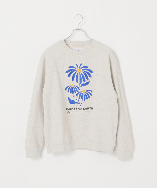 B.C STOCK（ベーセーストック）の「【PLANET OF EARTH】 ビッグフラワーエンブロイダリースウェット（スウェット・メンズ・アイボリー/オートミール/チャコールグレー/グレー・MEDIUM/LARGE）」の4枚目の写真