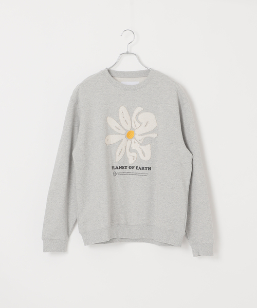 B.C STOCK（ベーセーストック）の「【PLANET OF EARTH】 ビッグフラワーエンブロイダリースウェット（スウェット・メンズ・アイボリー/オートミール/チャコールグレー/グレー・MEDIUM/LARGE）」の3枚目の写真
