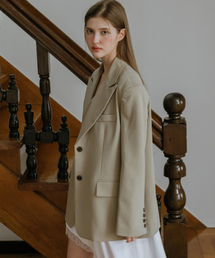 MOIFAIRE（モイフェア）の「STRAP BELTED JACKET / BEGIE（テーラードジャケット）」