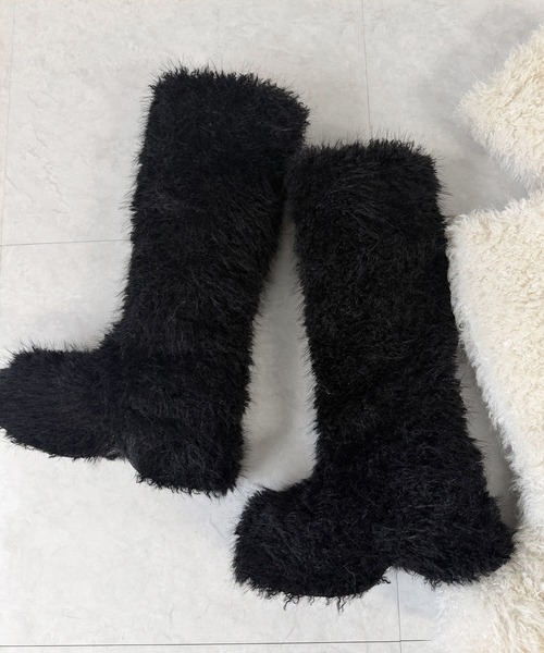 me+em select(ミームセレクト)の「※※【 2color 】厚底フェイクシャギーファーロングブーツ / platform fake shaggy fur long boots(ブーツ・レディース・アイボリー/ブラック・39/38/37)」の17枚目の写真