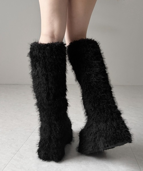 me+em select(ミームセレクト)の「※※【 2color 】厚底フェイクシャギーファーロングブーツ / platform fake shaggy fur long boots(ブーツ・レディース・アイボリー/ブラック・39/38/37)」の6枚目の写真