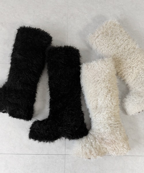 me+em select(ミームセレクト)の「※※【 2color 】厚底フェイクシャギーファーロングブーツ / platform fake shaggy fur long boots(ブーツ・レディース・アイボリー/ブラック・39/38/37)」の16枚目の写真