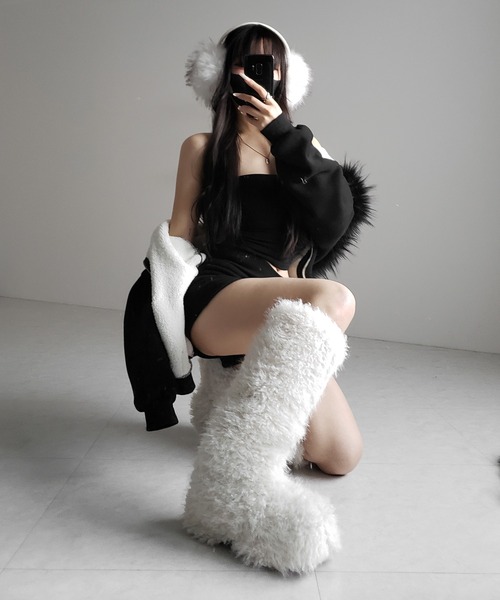 me+em select(ミームセレクト)の「※※【 2color 】厚底フェイクシャギーファーロングブーツ / platform fake shaggy fur long boots(ブーツ・レディース・アイボリー/ブラック・39/38/37)」の3枚目の写真