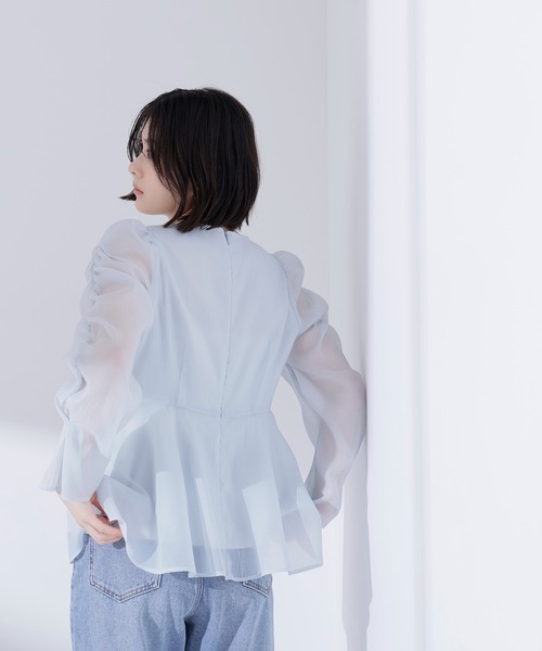 NATURAL BEAUTY BASIC(ナチュラルビューティーベーシック)の「◇シアーペプラムブラウス(シャツ/ブラウス・レディース・ラベンダー/チャコールグレー/オフホワイト/ブルー・SMALL/MEDIUM)」の21枚目の写真