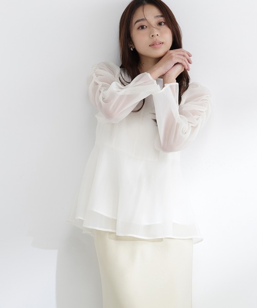 NATURAL BEAUTY BASIC(ナチュラルビューティーベーシック)の「◇シアーペプラムブラウス(シャツ/ブラウス・レディース・ラベンダー/チャコールグレー/オフホワイト/ブルー・SMALL/MEDIUM)」の9枚目の写真