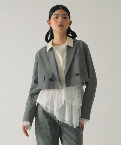 Ray BEAMS（レイビームス）の「2ボタン W クロップド ジャケット（テーラードジャケット・レディース・ブラック/グレー・0/1）」の2枚目の写真