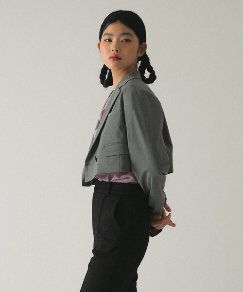 Ray BEAMS（レイビームス）の「2ボタン W クロップド ジャケット（テーラードジャケット・レディース・ブラック/グレー・0/1）」の11枚目の写真