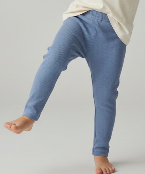 petit main（プティマイン）の「【プティプラ】BOYS10分丈レギンス（レギンス/スパッツ・キッズ・トップグレー/ブルー/ブルーグレー/ライトベージュ/ブラウン系その他/チャコール/ネイビー/ライトグレー/ライトグリーン/カラフル・90cm/80ｃｍ/130cm/120cm/100cm/110cm）」の3枚目の写真