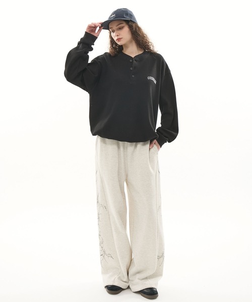 CODDERR(コーダー)の「【CODDERR】アーチロゴ刺繍 ドローコード ヘンリーネック サーマル長袖Tシャツ(Tシャツ/カットソー・レディース・ネイビー/カモフラージュ/ベージュ系/レッド/ブラック/グレー・M/L)」の18枚目の写真