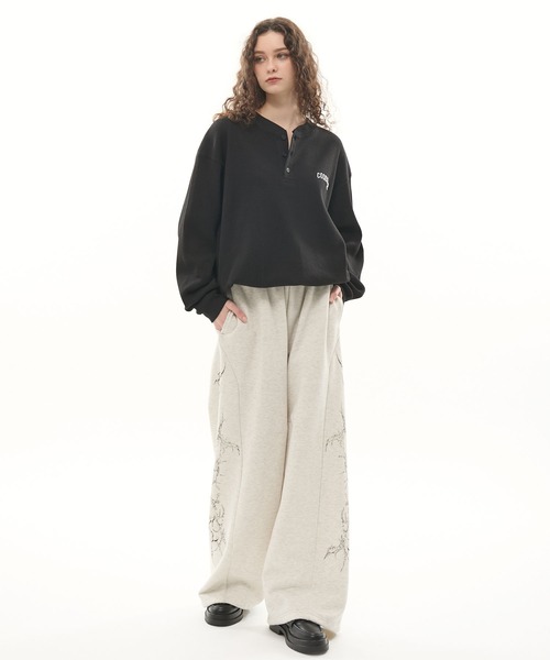 CODDERR(コーダー)の「【CODDERR】アーチロゴ刺繍 ドローコード ヘンリーネック サーマル長袖Tシャツ(Tシャツ/カットソー・レディース・ネイビー/カモフラージュ/ベージュ系/レッド/ブラック/グレー・M/L)」の19枚目の写真