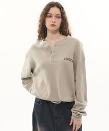 CODDERR（コーダー）の「【CODDERR】アーチロゴ刺繍 ドローコード ヘンリーネック サーマル長袖Tシャツ（Tシャツ/カットソー）」