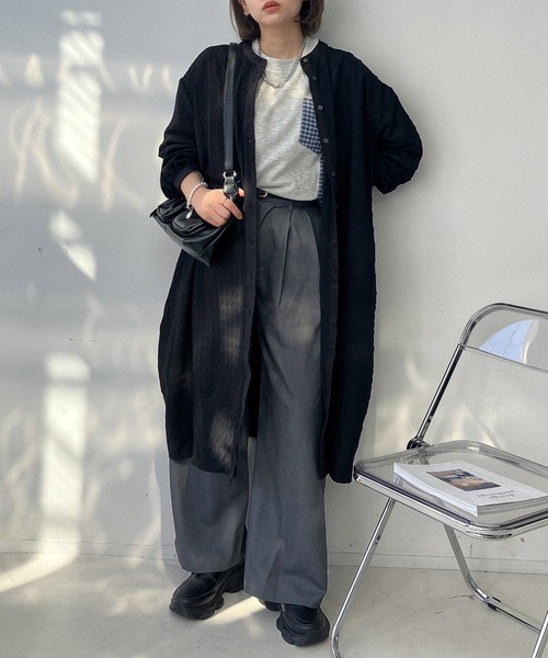 AS KNOW AS plus（アズノゥアズプラス）の「○スッキリ見え 柄切り替えコクーンシルエットワンピース（ワンピース・レディース・ネイビー系/ダークグリーン系/ブラック系・FREE）」の4枚目の写真