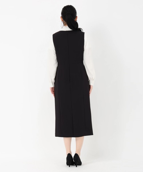 STRAWBERRY-FIELDS（ストロベリーフィールズ）の「【元宝塚トップ娘役 舞空瞳さん着用】フリーラインクロスⅡ_Vネックジャンパースカート（ジャンパースカート・レディース・ネイビー/ブラック・2）」の13枚目の写真