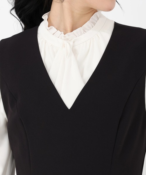 STRAWBERRY-FIELDS（ストロベリーフィールズ）の「【元宝塚トップ娘役 舞空瞳さん着用】フリーラインクロスⅡ_Vネックジャンパースカート（ジャンパースカート・レディース・ネイビー/ブラック・2）」の12枚目の写真