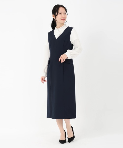 STRAWBERRY-FIELDS（ストロベリーフィールズ）の「【元宝塚トップ娘役 舞空瞳さん着用】フリーラインクロスⅡ_Vネックジャンパースカート（ジャンパースカート・レディース・ネイビー/ブラック・2）」の5枚目の写真