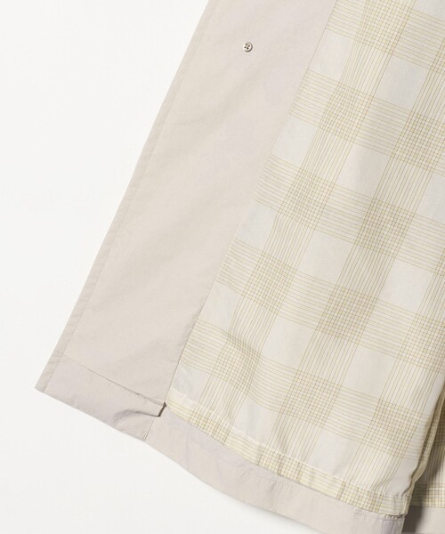 UNITED ARROWS（ユナイテッドアローズ）の「ナイロン/タフタ ウィンドウ マック コート 撥水（ステンカラーコート・メンズ・ベージュ/ライラック/ライトブルー・XL/L/S/M）」の22枚目の写真