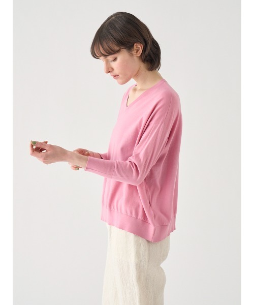 JOHN SMEDLEY(ジョンスメドレー)の「コットンVネック ワイドニットプルオーバー(ニット/セーター・レディース・ピンク系1・S)」の7枚目の写真