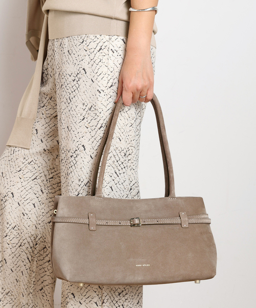 MANU ATELIER(マニュ アトリエ)の「【MANU ATELIER/マニュ アトリエ】EAST WEST LE CAMBON(ハンドバッグ・レディース・モカ・FREE)」の1枚目の写真