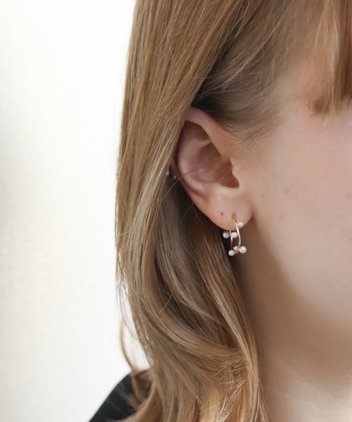 cui-cui(キュイキュイ)の「パール リリー スナップ フープ ピアス| K10YG(ピアス(両耳用)・レディース・イエローゴールド・FREE)」の7枚目の写真