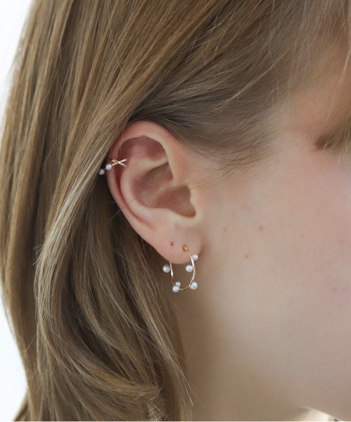 cui-cui(キュイキュイ)の「パール リリー スナップ フープ ピアス| K10YG(ピアス(両耳用)・レディース・イエローゴールド・FREE)」の8枚目の写真
