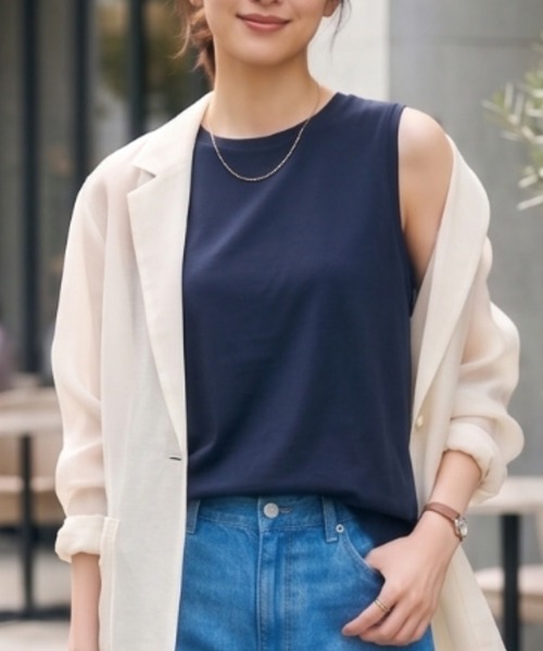 Belta attrice(ベルタアトリーチェ)の「【重ね着インナーに!接触冷感】クルーネック ハイツイストコットン100 ノースリーブ 薄手インナー レイヤード/袖なし(タンクトップ・レディース・スモークピンク/ネイビー/ラベンダー/イエロー/ホワイト・FREE/M~L)」の1枚目の写真