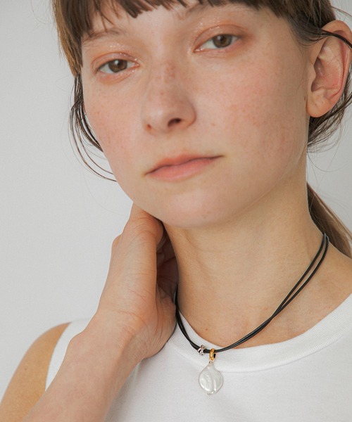 LAPUIS(ラピュイ)の「LAPUIS(ラピュイ)Pearl Leather choker(チョーカー・レディース・マルチ・FREE)」の11枚目の写真