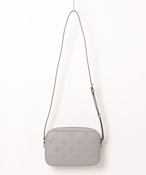 MICHAEL KORS(マイケルコース)の「JET SET TRAVEL LG CAMERA XBODY Crossbody(ショルダーバッグ・レディース・グレー系・FREE)」の2枚目の写真