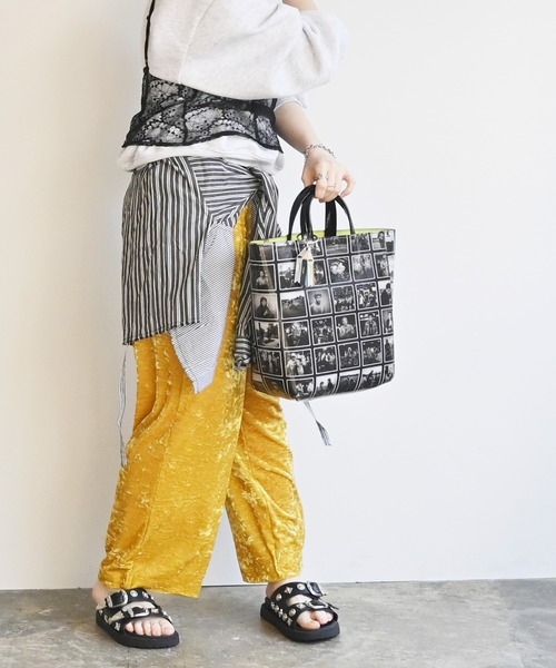 Cheek(チーク)の「photo 2way tote(トートバッグ・レディース・ブルー/パープル/イエロー・FREE)」の7枚目の写真