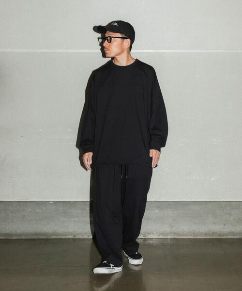URBAN RESEARCH（アーバンリサーチ）の「Wide Dad　BREEZY TECH LONG-SLEEVE T-SHIRTS（Tシャツ/カットソー・メンズ・ブラック/ネイビー・1/2）」の22枚目の写真