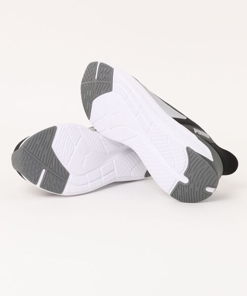 PUMA(プーマ)の「PUMA プーマ SOFTRIDE SYMMETRY EASE IN【軽量】メンズスニーカー(ソフトライドシンメトリーイーズイン)(スニーカー・メンズ・ブラック/グレー系その他・27.5cm/27.0cm/26.5cm/26.0cm/25.5cm/29.0cm/28.5cm/28.0cm)」の4枚目の写真