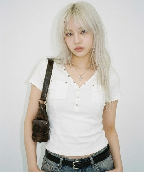 .KOM(ドットコム)の「A'GEM/9 × .kom 『.KOM/ドットケーオーエム』フードデザインコンパクトトップス(Tシャツ/カットソー・レディース・ブラック×ホワイト/ホワイト/ブラック・FREE)」の6枚目の写真