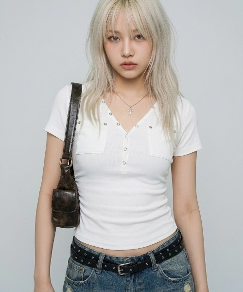 .KOM(ドットコム)の「A'GEM/9 × .kom 『.KOM/ドットケーオーエム』フードデザインコンパクトトップス(Tシャツ/カットソー・レディース・ブラック×ホワイト/ホワイト/ブラック・FREE)」の5枚目の写真