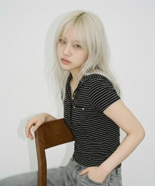 .KOM(ドットコム)の「A'GEM/9 × .kom 『.KOM/ドットケーオーエム』フードデザインコンパクトトップス(Tシャツ/カットソー・レディース・ブラック×ホワイト/ホワイト/ブラック・FREE)」の10枚目の写真