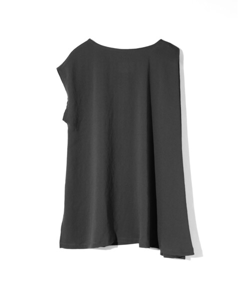 MIDIUMISOLID(ミディウミソリッド)の「MIDIUMISOLID for Ladies アシンメトリーフレアプルオーバー(Tシャツ/カットソー・レディース・グリーン/サーモンピンク/オフホワイト/ブラック・FREE)」の2枚目の写真