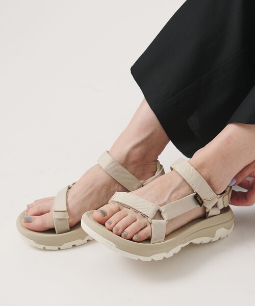 Teva(テバ)の「<Teva>HURRICANE XLT3 サンダル(サンダル・レディース・ナチュラル/ブラック・8/6/7)」の2枚目の写真
