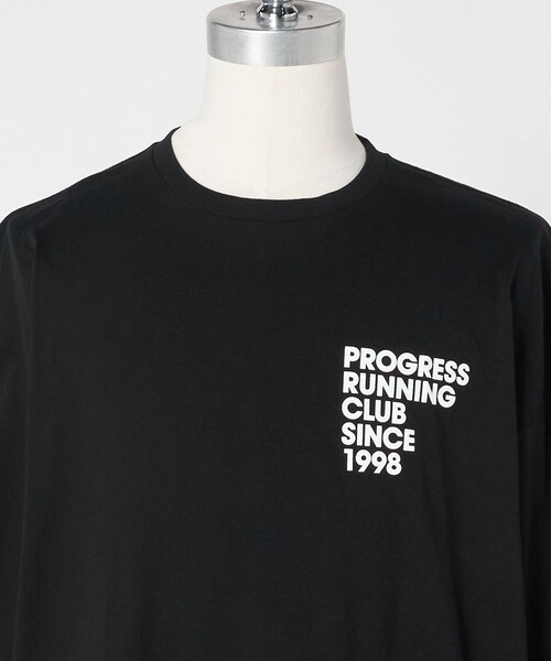 LOEFF（ロエフ）の「【別注】＜PROGRESS RUNNING CLUB＞1998 ショートスリーブ Tシャツ UNISEX（Tシャツ/カットソー・レディース・ブラック・FREE）」の4枚目の写真