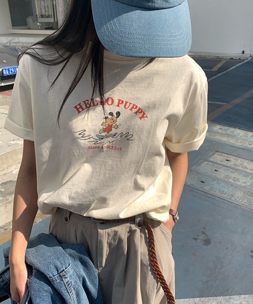 LYEON(リヨン)の「HELLO PUPPYプリント半袖Tシャツ(Tシャツ/カットソー・レディース・ネイビー/グレー/アイボリー・FREE)」の1枚目の写真