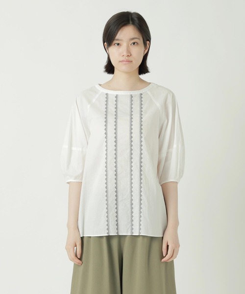ZUCCa（ズッカ）の「TRIANGLE EMBROIDERY / ブラウス（シャツ/ブラウス・レディース・ホワイト・M size）」の5枚目の写真