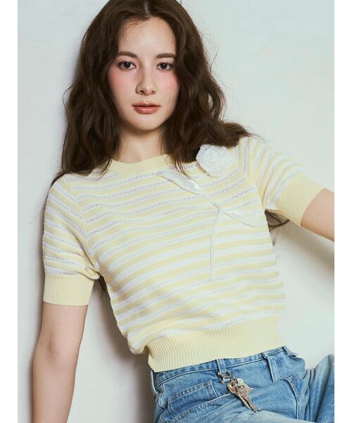 CALNAMUR(カルナムール)の「コサージュサマーニット(ニット/セーター・レディース・ネイビー/イエロー/ブラック/ピンク・FREE)」の3枚目の写真