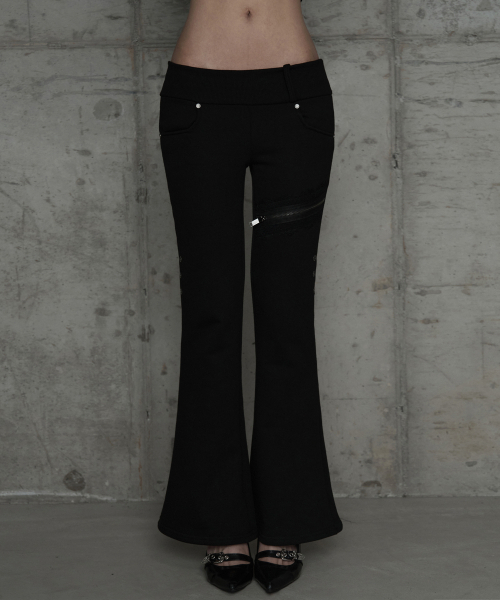 ETRE AU SOMMET(エトレオソメ)の「Lace Zipper Layer Bootcut Pants (Black)(その他パンツ・レディース・ブラック・FREE)」の1枚目の写真